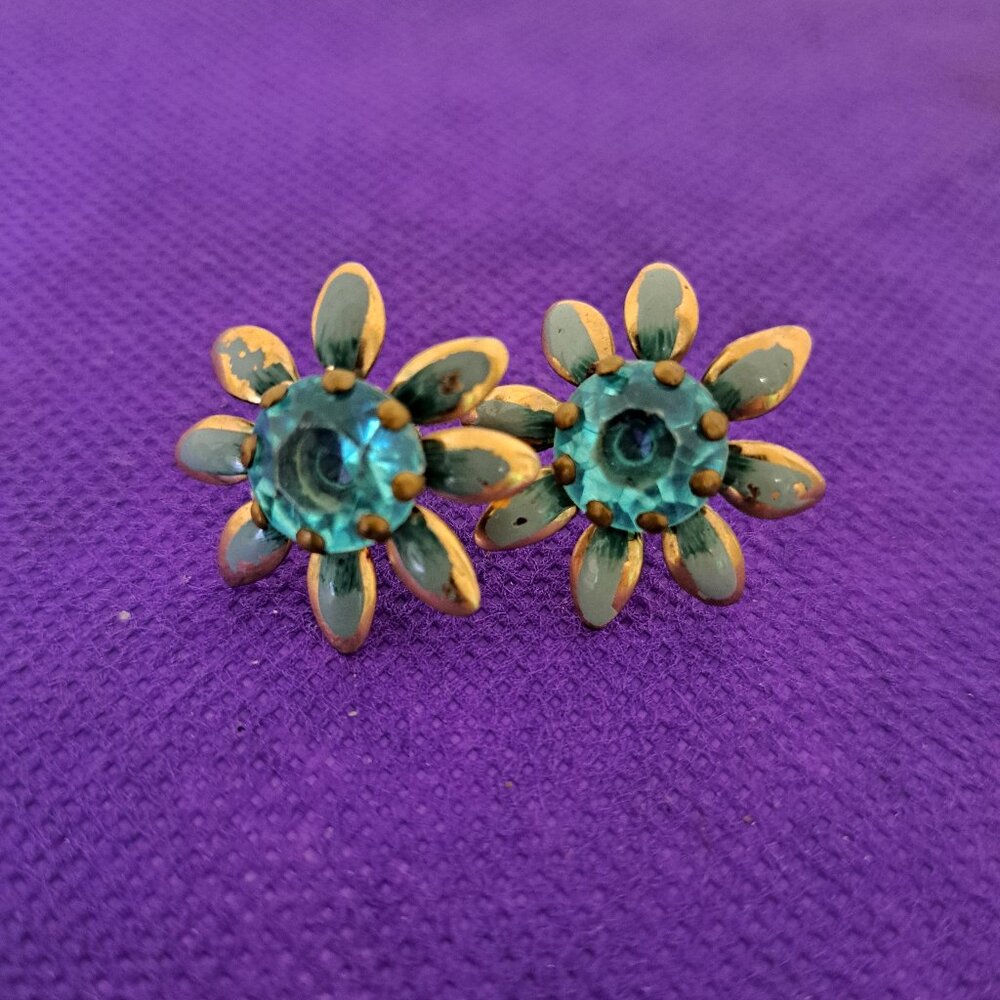 Vintage Delicate Gold-tone Flower with Blue Glass Screw Back Earrings